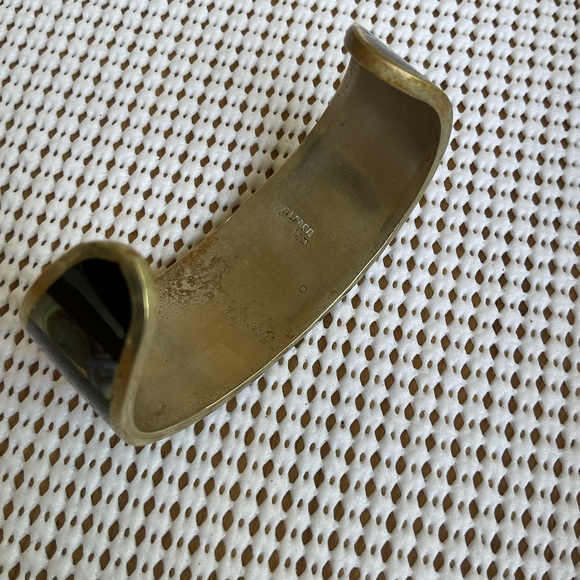 Elegant Black and Gold Floral Bangle - Picture 8 of 12